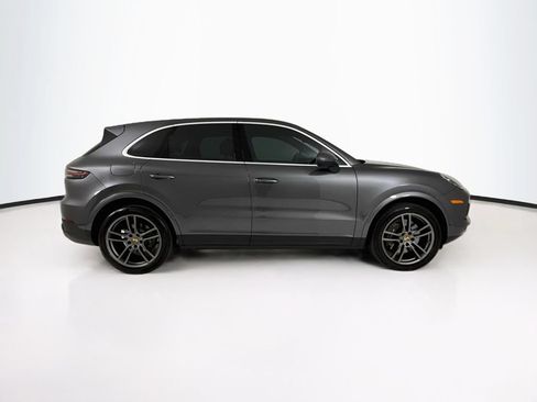 Certified 2023 Porsche Cayenne AWD/4WD image 8