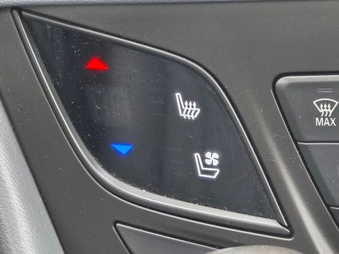 Used 2019 Buick Envision Premium w/ Driver Confidence Package image 16