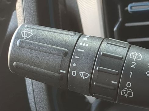 Used 2023 Ford Bronco Wildtrak image 29