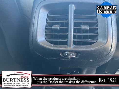 Used 2017 Jeep Cherokee Latitude w/ Cold Weather Group image 27