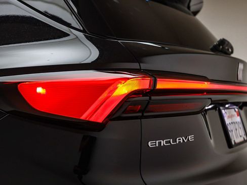 Used 2025 Buick Enclave Sport Touring w/ Power Package image 11