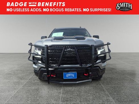 Used 2025 Chevrolet Silverado 1500 LT Trail Boss w/ Convenience Package II AWD/4WD image 9