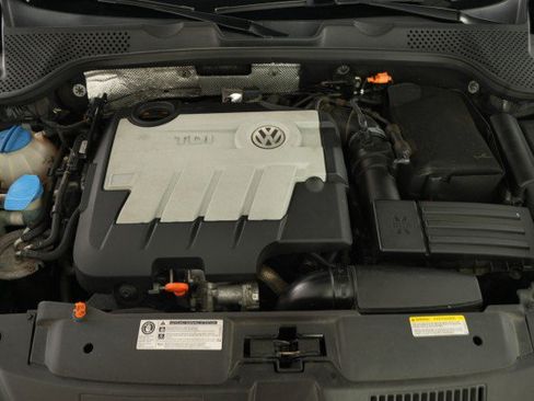 Used 2013 Volkswagen Beetle TDI FWD image 47