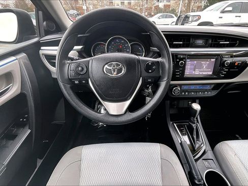 Used 2016 Toyota Corolla LE image 5