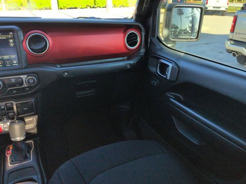 Certified 2021 Jeep Gladiator Rubicon image 17