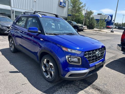 Used 2022 Hyundai Venue SEL FWD image 7