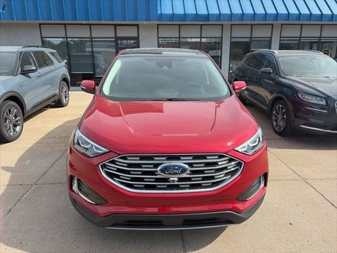 Used 2024 Ford Edge Titanium w/ Equipment Group 301A AWD/4WD image 2