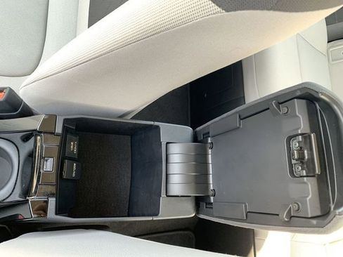 Certified 2021 Toyota Corolla LE image 26