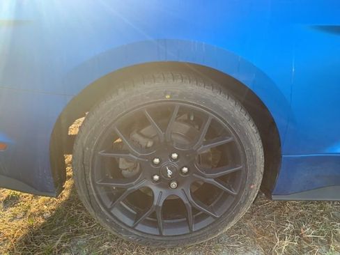 Used 2019 Ford Mustang Premium w/ Ecoboost Performance Package image 9