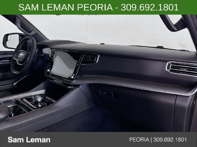 New 2026 Jeep Grand Wagoneer L Limited AWD/4WD image 32