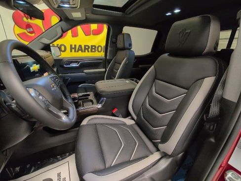 New 2026 Chevrolet Silverado 1500 RST w/ Dark Appearance Package image 15