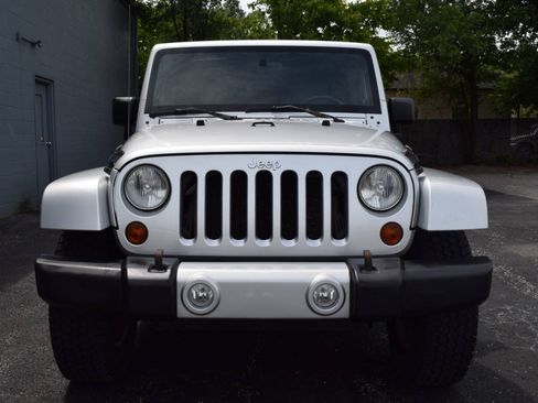 Used 2010 Jeep Wrangler Unlimited Sahara w/ Trailer Tow Group AWD/4WD image 11