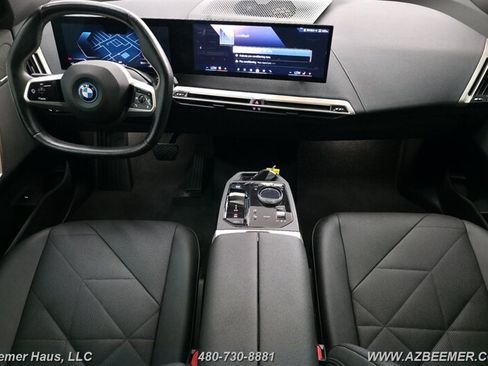 Used 2024 BMW iX xDrive50 w/ Premium Package AWD/4WD image 28