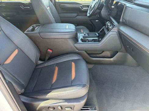 Used 2024 GMC Sierra 2500 AT4 w/ AT4 Premium Plus Package AWD/4WD image 13
