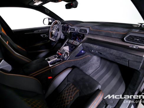 Used 2023 Lamborghini Urus Performante AWD/4WD image 27