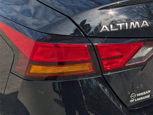 Used 2023 Nissan Altima 2.5 S image 12