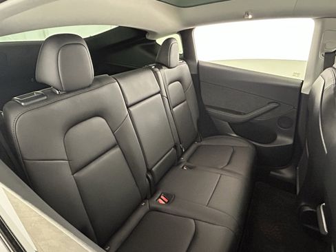 Used 2023 Tesla Model Y Long Range image 35