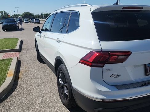 Used 2024 Volkswagen Tiguan SE AWD/4WD image 8