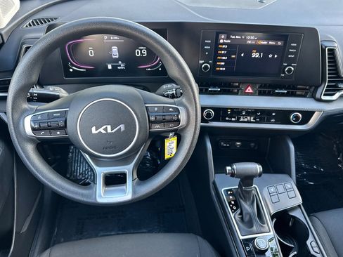 Used 2023 Kia Sportage LX image 11