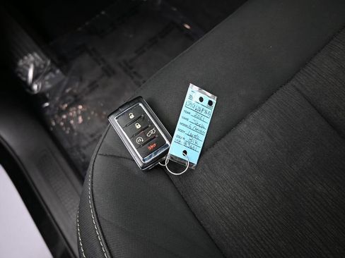 Used 2021 Jeep Grand Cherokee L Laredo w/ Luxury Tech Group I image 20