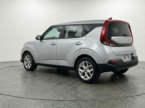 Used 2025 Kia Soul LX w/ LX Technology Package FWD image 6
