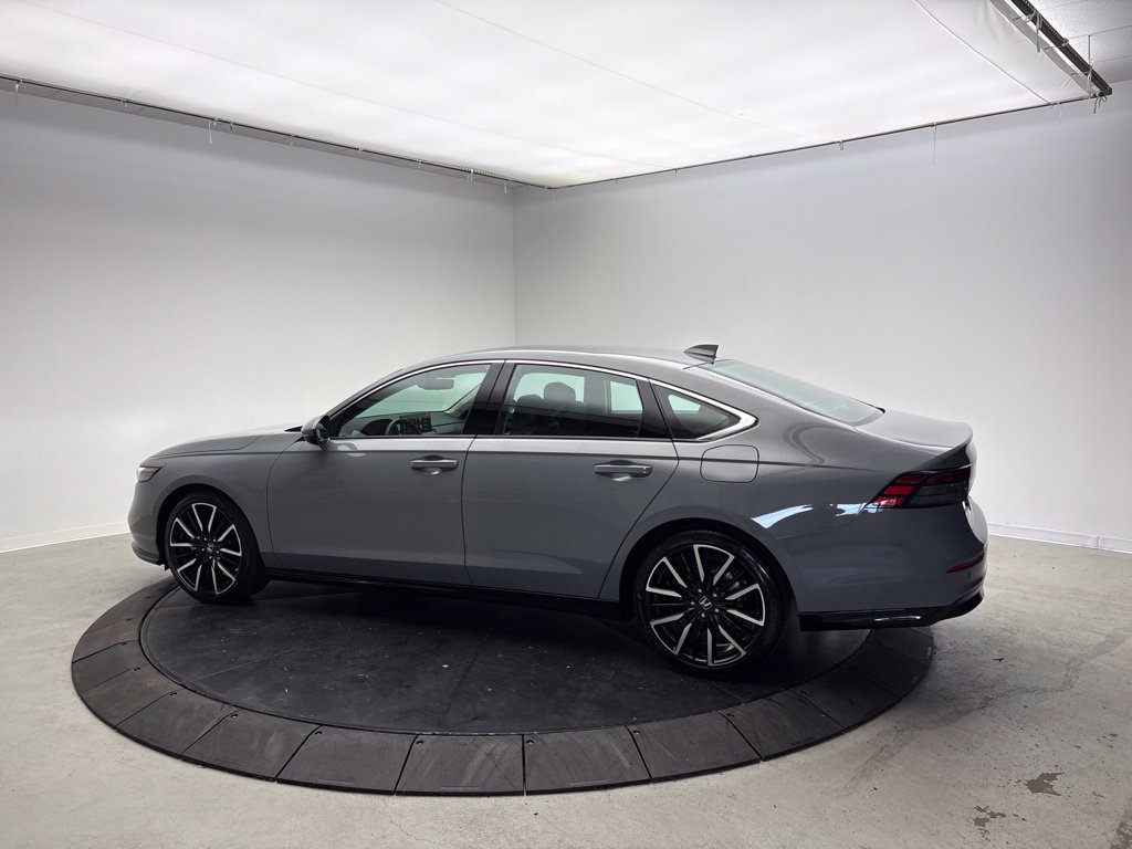 Used 2026 Honda Accord Touring image 3