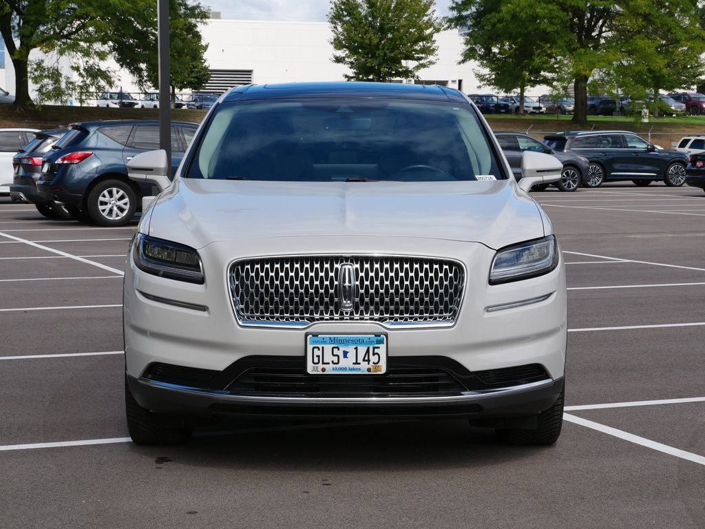 Used 2021 Lincoln Nautilus Reserve AWD/4WD image 2