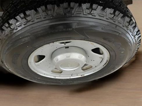 Used 2005 Ford F250 XL image 19