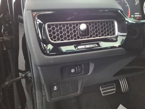 Certified 2025 Honda Civic Sport image 21