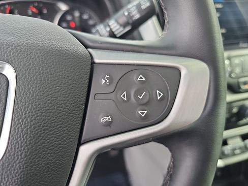 Used 2024 GMC Terrain SLT w/ Infotainment Package II image 19