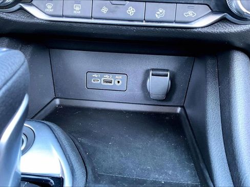 Used 2021 Nissan Sentra SV image 15