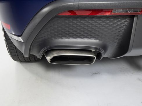 Certified 2026 Porsche Macan AWD/4WD image 43