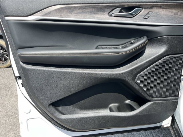 New 2026 Jeep Grand Cherokee Limited AWD/4WD image 21