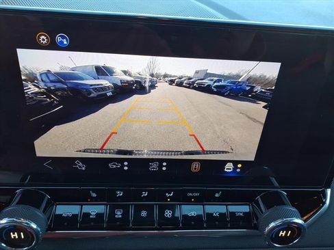 Used 2025 Chevrolet Colorado Z71 w/ Technology Package image 28