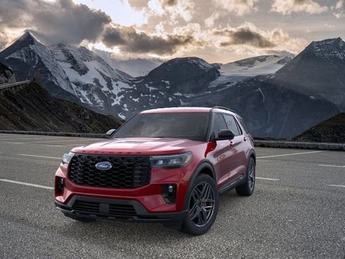 New 2026 Ford Explorer ST-Line w/ ST-Line Street Pack AWD/4WD image 2