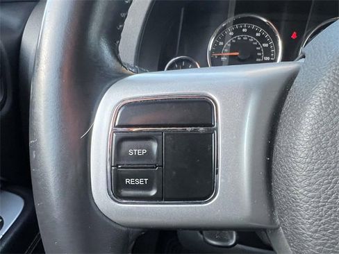 Used 2017 Jeep Compass Latitude image 22