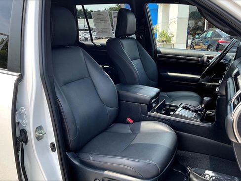 Used 2023 Lexus GX 460 Premium w/ Premium Package AWD/4WD image 7