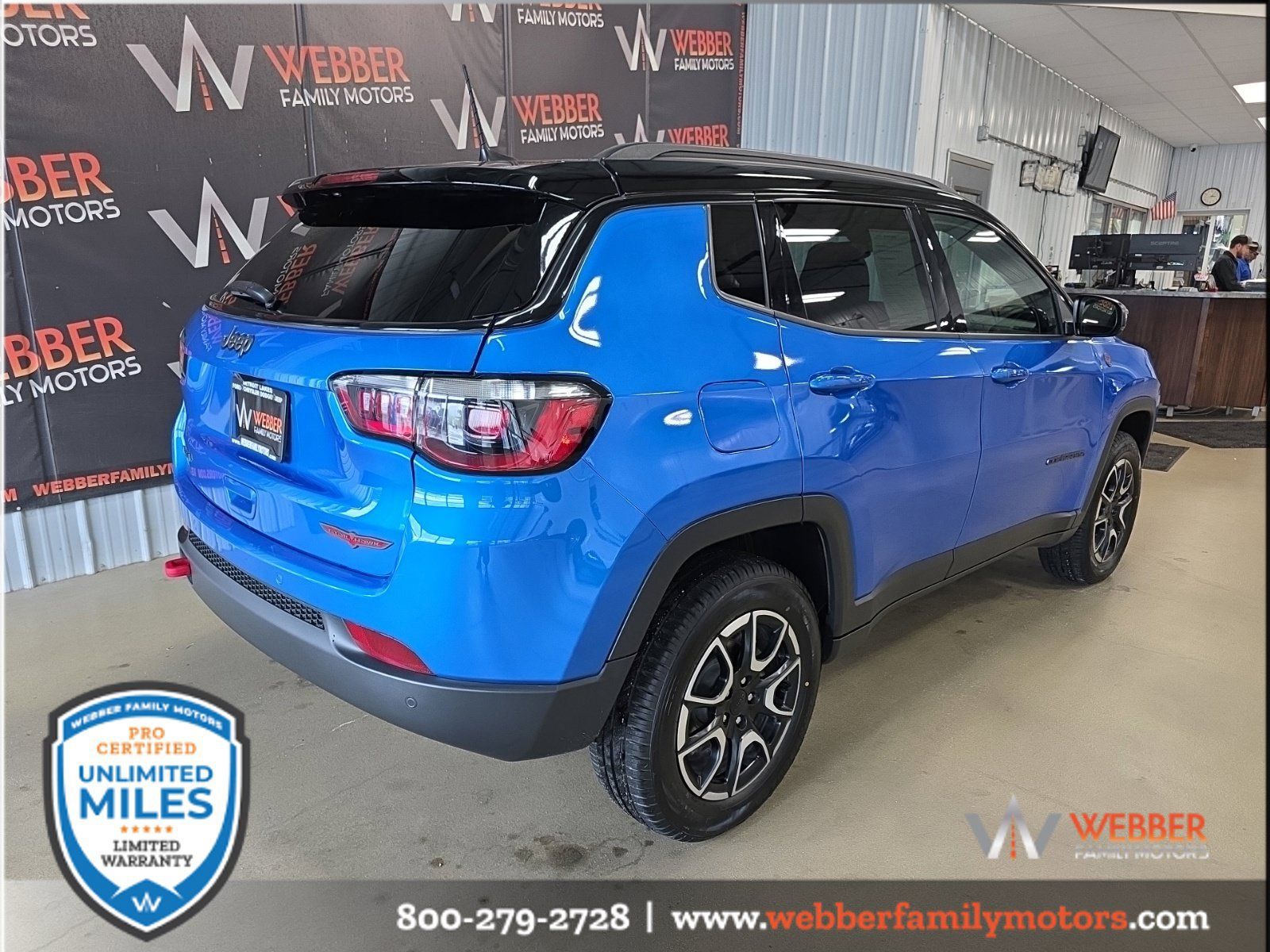 Used 2024 Jeep Compass Trailhawk AWD/4WD image 7