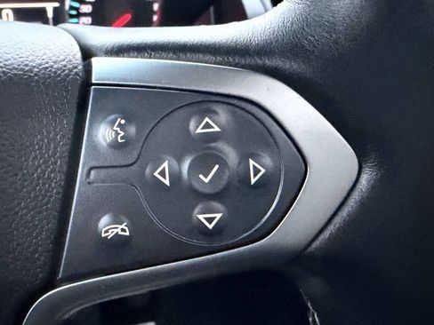 Used 2016 Chevrolet Suburban LT image 11