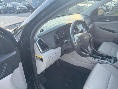 Used 2017 Hyundai Tucson Sport FWD image 15