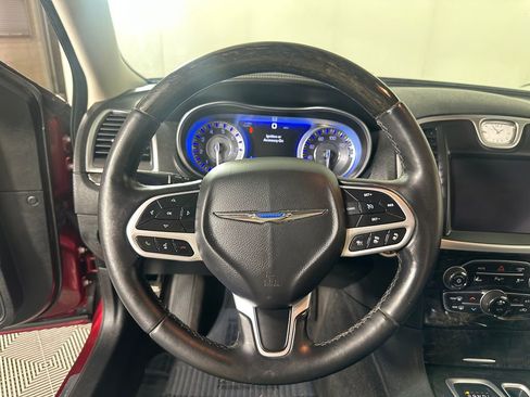 Used 2018 Chrysler 300 Limited w/ Safetytec Plus Group image 25