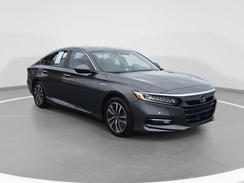 Used 2020 Honda Accord Touring image 3
