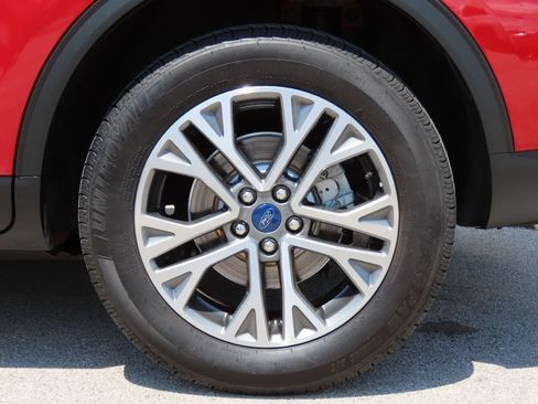 Used 2022 Ford Escape SEL w/ Technology Package AWD/4WD image 19