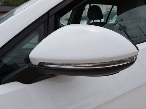 Used 2016 Volkswagen Golf 4-Door FWD image 14