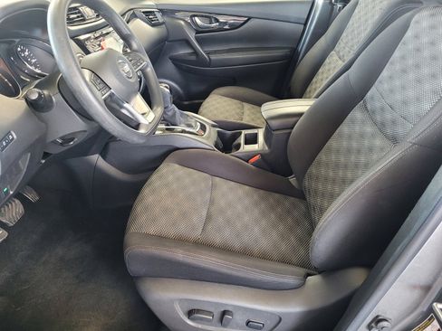 Used 2018 Nissan Rogue Sport SV AWD/4WD image 18
