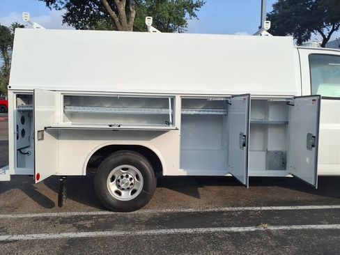 New 2026 Chevrolet Express 3500 w/ Power Convenience Package RWD image 17