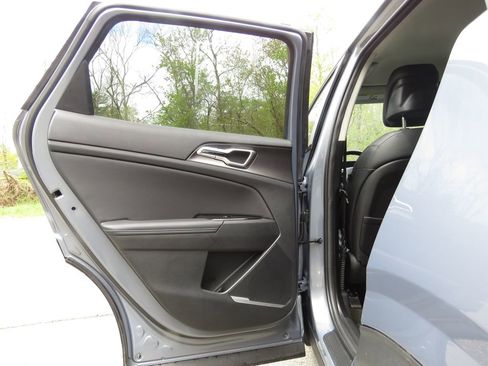 Used 2023 Kia Sportage EX FWD image 18