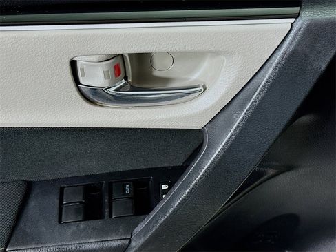 Used 2019 Toyota Corolla LE image 21