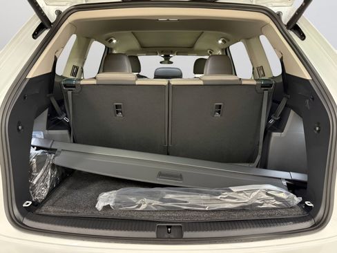 New 2026 Volkswagen Atlas SEL image 9