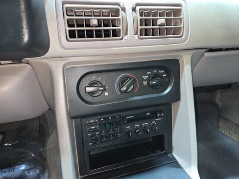 Used 1990 Ford Mustang LX image 79